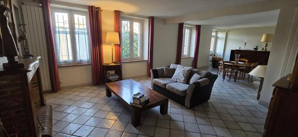 DREUX : Superbe Longère rénovée de 250m² sur parc de 1860m² avec piscine