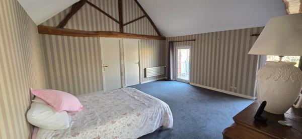 DREUX : Superbe Longère rénovée de 250m² sur parc de 1860m² avec piscine