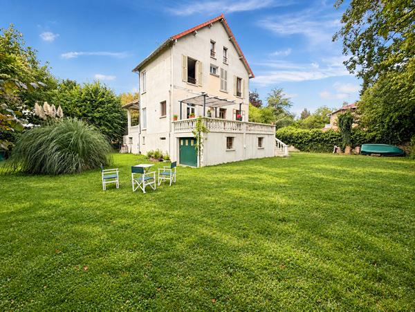 Maison Jouy Le Moutier 7 pièce(s) 171 m2