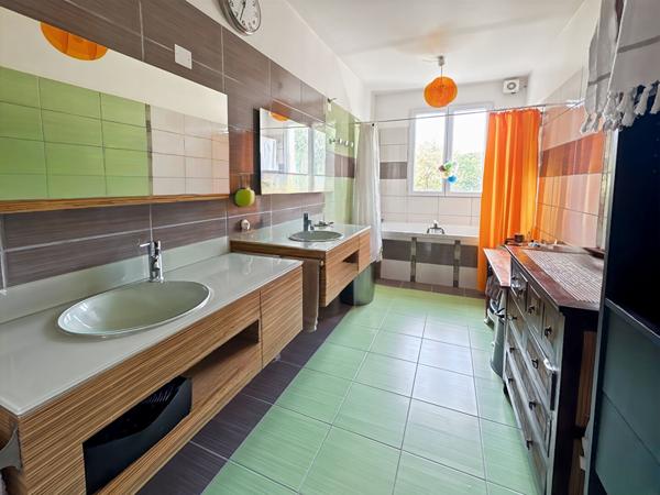 Maison Jouy Le Moutier 7 pièce(s) 171 m2