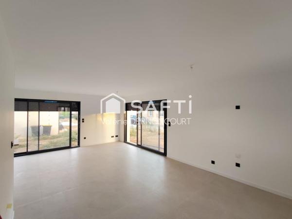 Maison neuve dans un quartier calme