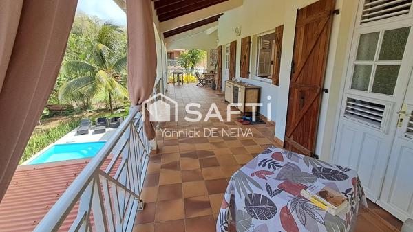 Villa très lumineuse avec vue mer