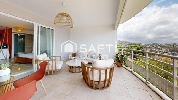Studio vue mer avec terrasse, parking, cave