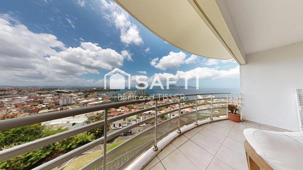 Studio vue mer avec terrasse, parking, cave