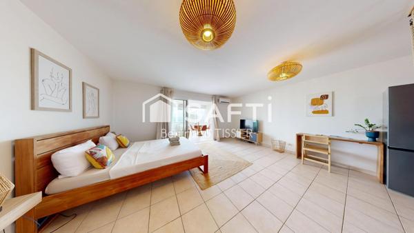 Studio vue mer avec terrasse, parking, cave