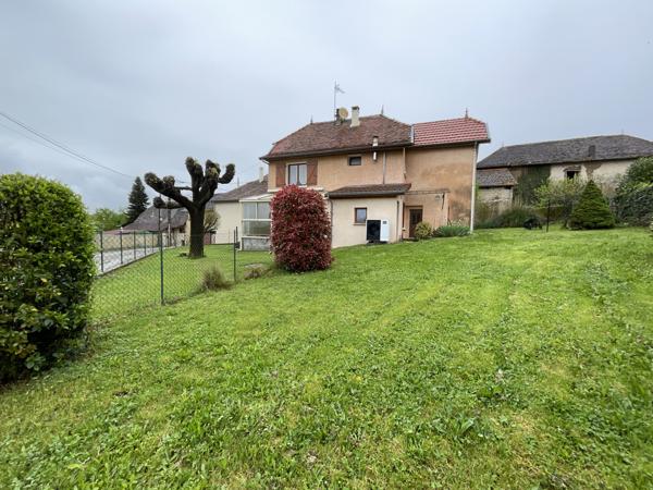 Saint-Sorlin-de-Morestel (38510) En vente à Saint-Sorlin-De-Morestel : Maison avec 4 chambres sur 709 m² de terrain