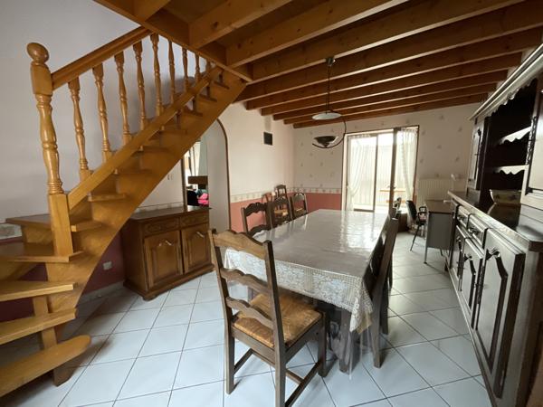 Saint-Sorlin-de-Morestel (38510) En vente à Saint-Sorlin-De-Morestel : Maison avec 4 chambres sur 709 m² de terrain