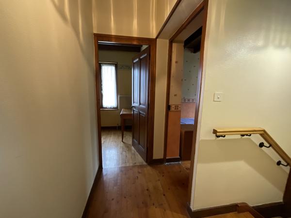 Saint-Sorlin-de-Morestel (38510) En vente à Saint-Sorlin-De-Morestel : Maison avec 4 chambres sur 709 m² de terrain