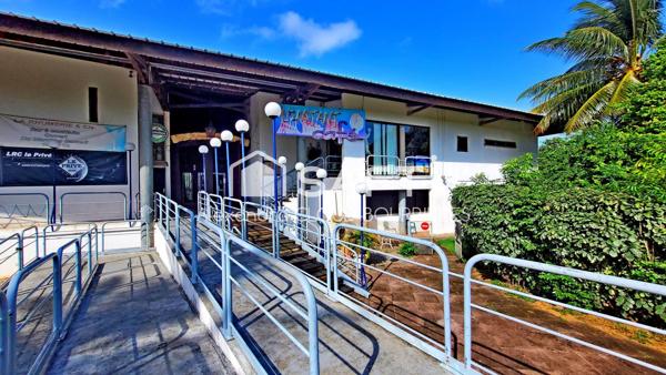 Local commercial de plus de 1000 M 2