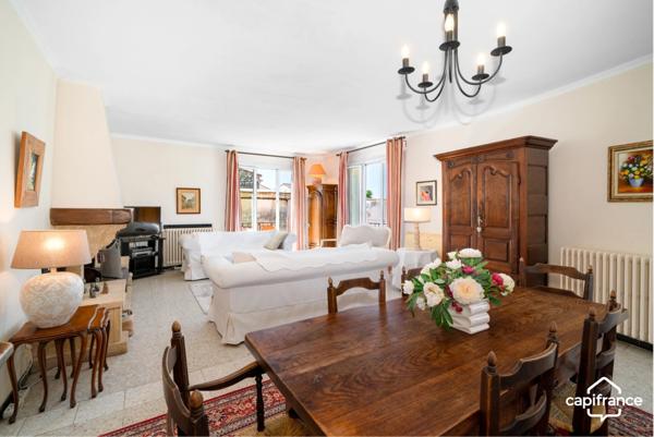 Propriété atypique à fort potentiel à Mireval