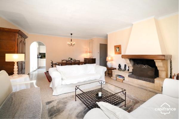 Propriété atypique à fort potentiel à Mireval