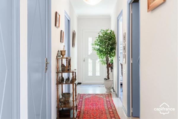 Propriété atypique à fort potentiel à Mireval