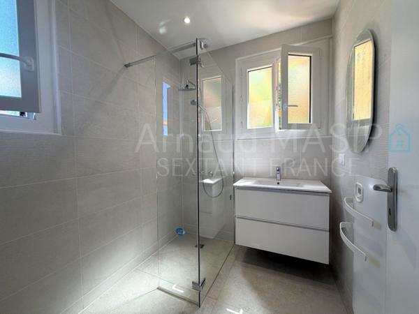 PAVILLON DE PLAIN PIED RENOVE 64M² HAB, JARDIN, TERRASSE, GARAGE, CAVE, ATELIER, PROCHE COMMODITES