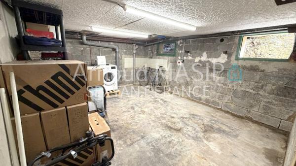 PAVILLON DE PLAIN PIED RENOVE 64M² HAB, JARDIN, TERRASSE, GARAGE, CAVE, ATELIER, PROCHE COMMODITES