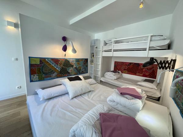 Saint-Pierre-d'Entremont (73670) Très bon investissement - Maison avec 3 superbes appartements - T4-T3-Studio - terrasses - jardin et terrain -