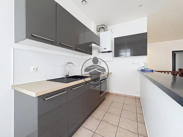 Location                                                      Appartement
                        
                     3 pièces                      89 m2                     à Saint-Quentin