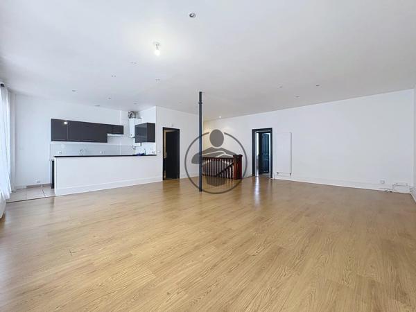 Location                                                      Appartement
                        
                     3 pièces                      89 m2                     à Saint-Quentin