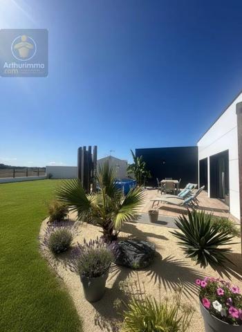 Vente                                                      Maison
                        
                     5 pièces                      116 m2                     à Notre-Dame-de-Riez