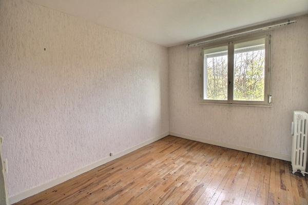 Appartement F3 EPERNON AVEC GARAGE ET BALCON