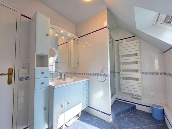 Maison familiale 3 chambres avec piscine, sous-sol et grand terrain - Secteur calme proche Meaux