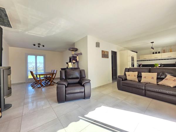 Maison familiale 3 chambres avec piscine, sous-sol et grand terrain - Secteur calme proche Meaux