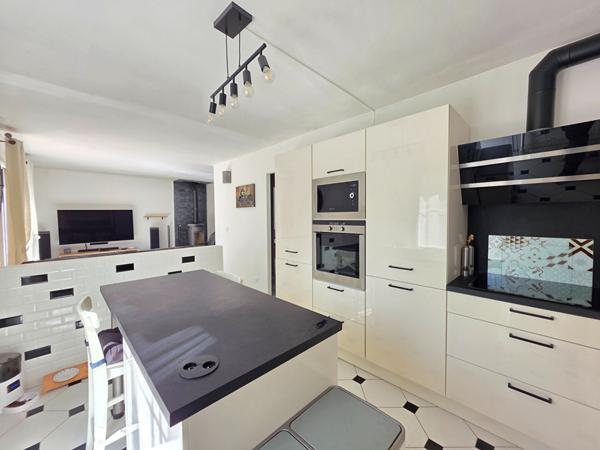 Maison familiale 3 chambres avec piscine, sous-sol et grand terrain - Secteur calme proche Meaux