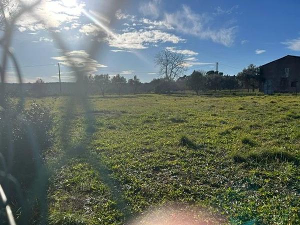 Immobilier Lorgues (83510) – Terrain constructible 1873m2 – 195 000 €