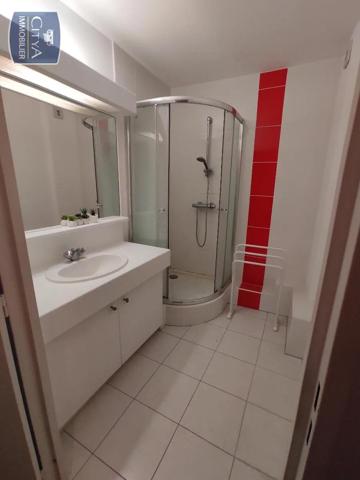 Appartement à louer 2 pièces 57m² Bordeaux (33000)
