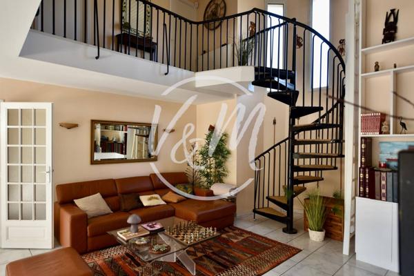 Villa familiale avec piscine à vendre à Arès, grands volumes, 4 chambres et centre-ville accessible à vélo ARES centre