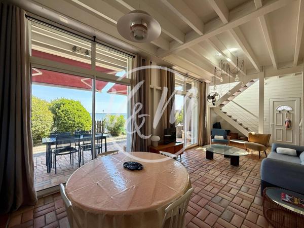 EXCLUSIVITE! VILLA VUE BASSIN A VENDRE TAUSSAT- Villa première ligne avec vue panoramique sur le Bassin à Taussat rénovée avec piscine chauffée et dépendance indépendante LANTON Taussat