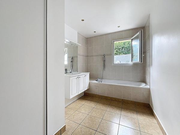 L’Écrin de Lumière – Maison familiale à Ballan-Miré