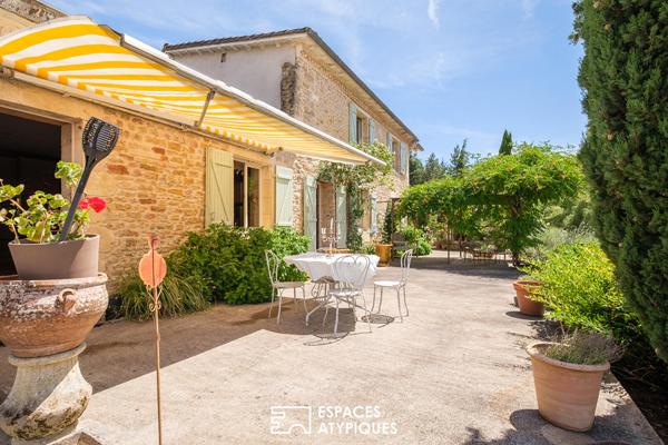 Propriété en pierre au charme provençal dans un écrin de verdure