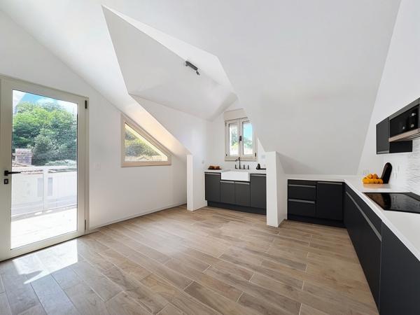 Ref. 1526 : T5 – Dernier Etage – Ville d’Été