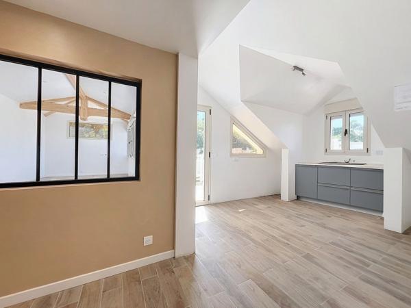 Ref. 1526 : T5 – Dernier Etage – Ville d’Été