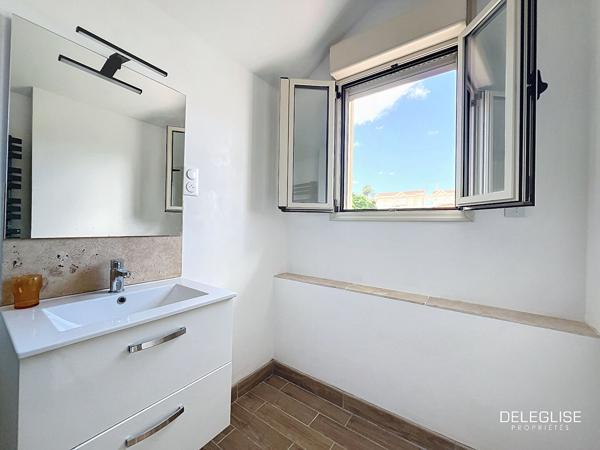Ref. 1526 : T5 – Dernier Etage – Ville d’Été