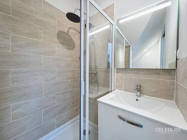 Ref. 1526 : T5 – Dernier Etage – Ville d’Été