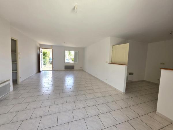 Plain-pied 3 chambres+ garage et grand terrain,  à 8 minutes de La Flèche