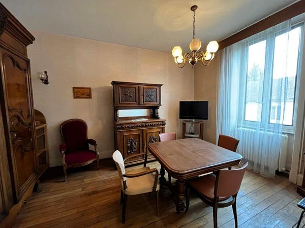 Demeure bourgeoise au cachet authentique, au coeur de Les Avenieres Veyrins-Thuellin