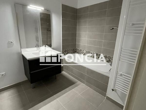 Location Appartement 3 pièces 64.4 m² - 42 TRAVERSE DE LA BAUME Marseille 13013