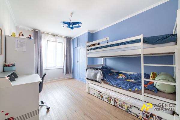 Appartement 4 pièces à vendre à Asnières-sur-Seine 798 000 € **  - Référence  561CLR