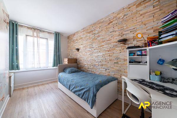 Appartement 4 pièces à vendre à Asnières-sur-Seine 798 000 € **  - Référence  561CLR