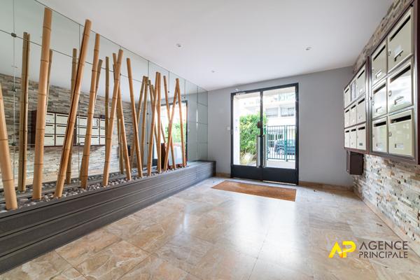 Appartement 4 pièces à vendre à Asnières-sur-Seine 798 000 € **  - Référence  561CLR