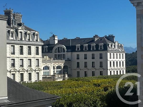 Appartement F5 à vendre  5 pièces - 153 m 2   PAU  - 64