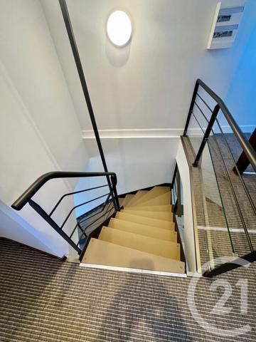 Appartement F5 à vendre  5 pièces - 153 m 2   PAU  - 64