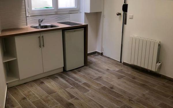 Appartement à louer    1 pièce • 14 m2 Paris 18