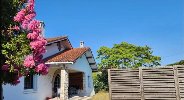 Maison de caractère 5 pièces de plain pied avec piscine - Quartier des Arènes (centre ville) à MONT DE MARSAN (40)