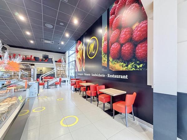 Hénin-Beaumont : local commercial de 563 m² en emplacement visibilité maximale