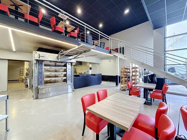 Hénin-Beaumont : local commercial de 563 m² en emplacement visibilité maximale
