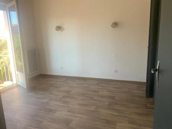Location                                                      Appartement
                        
                     4 pièces                      103 m2                     à Perpignan