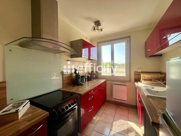 Appartement
         2 pièces
        - 55 m² 110 000 € *